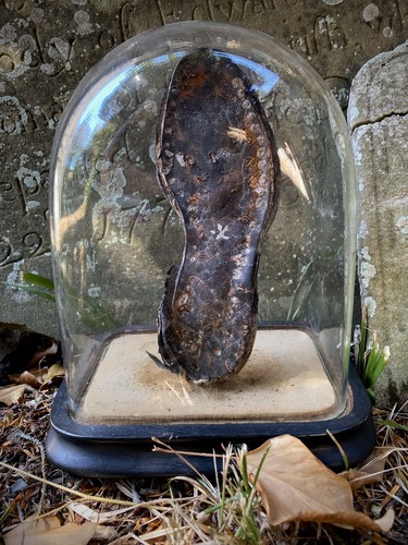 Curiosa antica scarpa